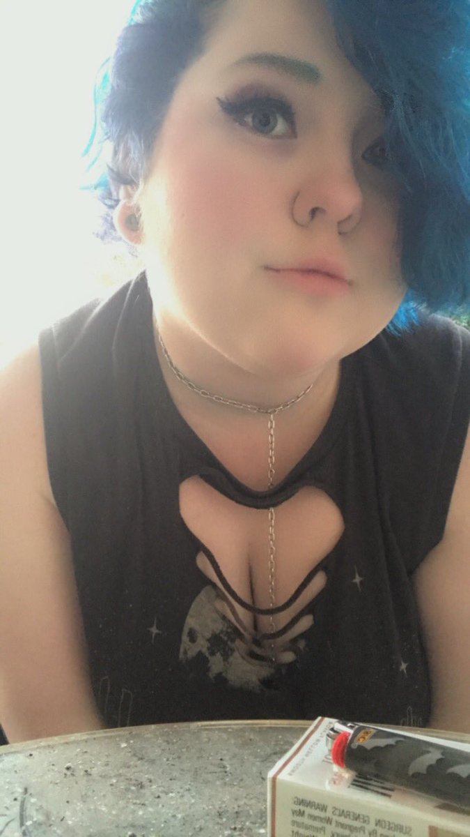 ThatGurlVampy's tweet photo. Ohhh I haven’t been on here in forever but here is some pics to simp over lmaoo https://t.co/Z6GmtZEsgF