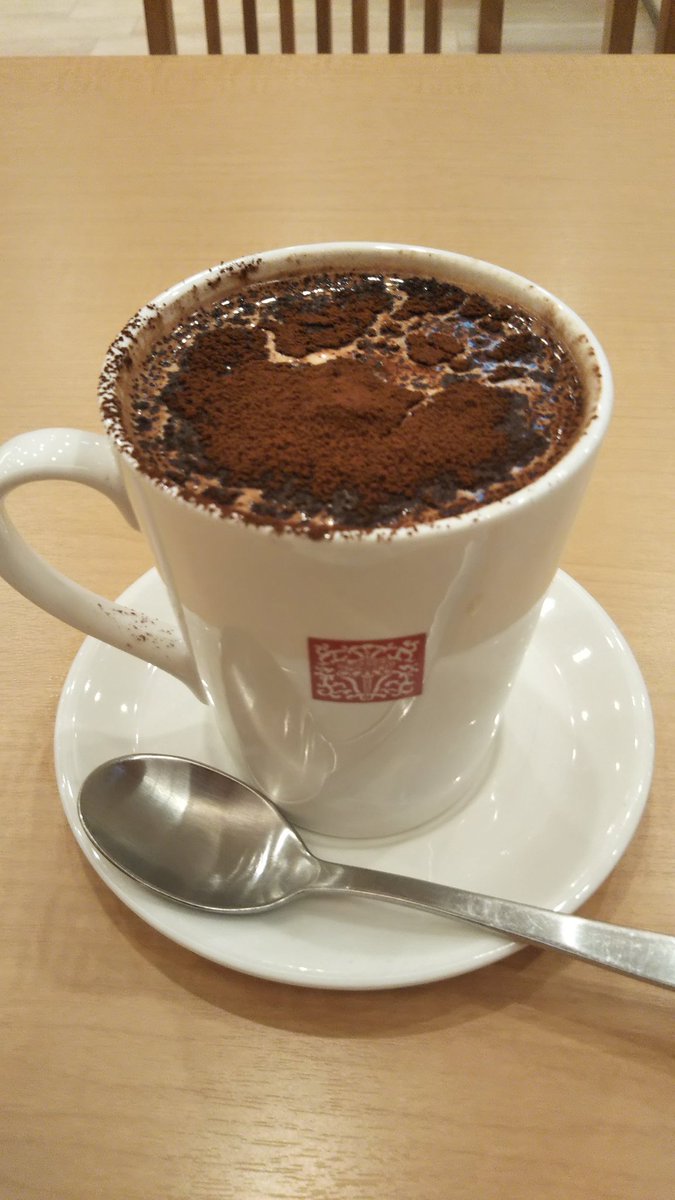 おかもと クロヤギ على تويتر この間 スプーンですくうタイプのあたたかいタピオカを飲みました ストローで 飲みたかったけれど とても美味しかったです 今年もきっとそれなりにタピオカを飲むんだろうな