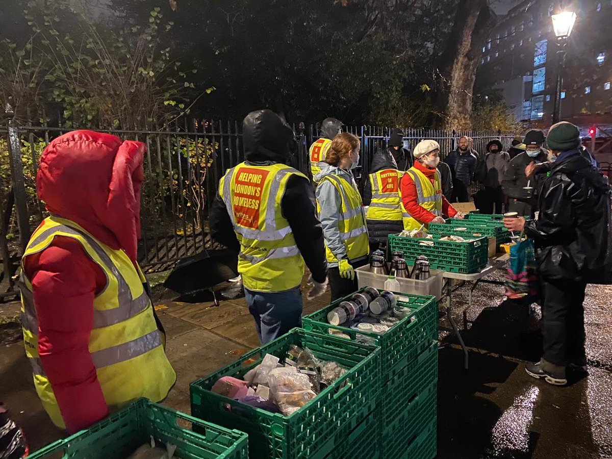 RhythmsOfLife's tweet photo. 2020 has been a tough year. We ended it by spreading the Christmas love, sharing gifts and hot food on the streets of London for our #12daysofchristmas campaign 🎄 

Thanks to our wonderful donors and volunteers for your hard work - we’re just getting started 💫 https://t.co/DerlQk2ujK