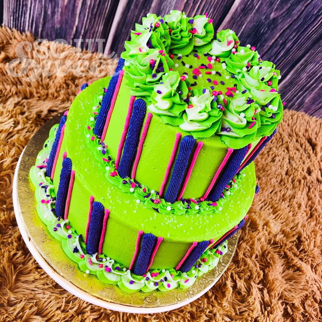 OhSoulSweet's tweet photo. In the Groove as: Lemon Twist🍋
✨
Lemon cake with tasty lemon curd filling and buttercream icing. 

#SOULSweet #cake #cakedecorating #baking #buttercream #dessert #marvingaye #inthegroove #vinylrecords #soul #soulmusic #tamla #motown #charleston #charlestonsc #smallbusiness https://t.co/KwPdCkVSXN