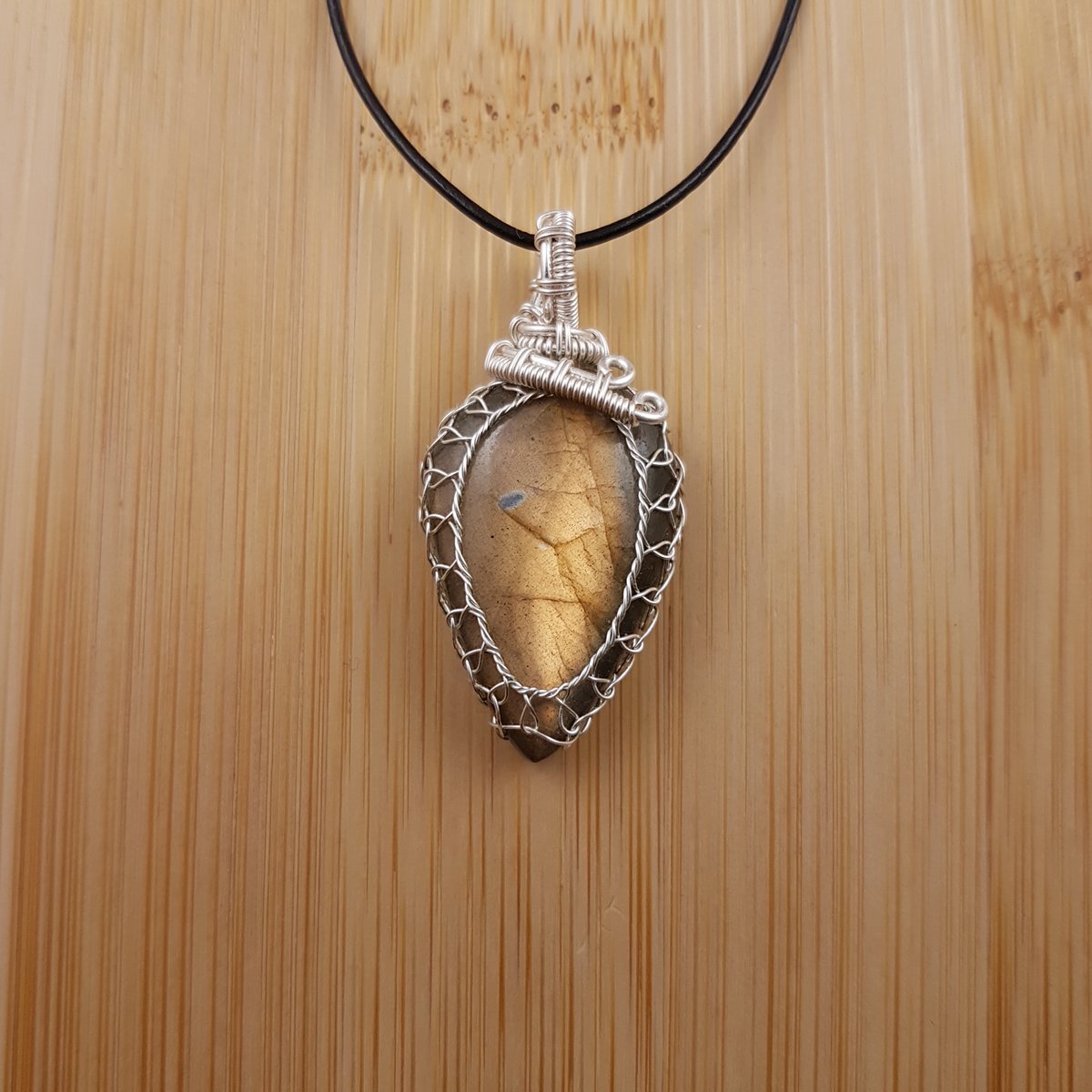 OiShinyThings's tweet image. 1 labradorite pendant gone, 12 to go!
etsy.com/shop/oishiny/?…
Who else is looking for a soul? 
Free UK, US, and Canada shipping included.
#TreatYourself #MagicOnTheGo #DisabledBiz