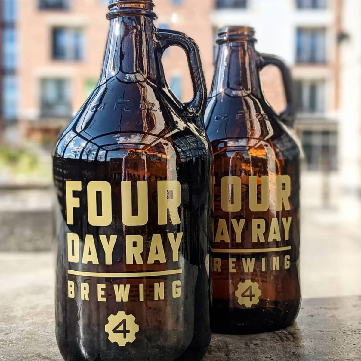 fourdayray's tweet photo. It's #GrowlerFillFriday ya'll! $6 growler fills today on these styles 🔽
+That’s Showbiz - PB Banana Hefeweizen
+Blood Orange Blonde
+Chocolate Lager
+Belgian-Wit
+Take The Day Helles
+Peanut Butter Porter
+My Pleasure Hefe-Weisse
+Air Raid Pale Ale
+Afterburner Smoked Lager https://t.co/U2YpBysDNv