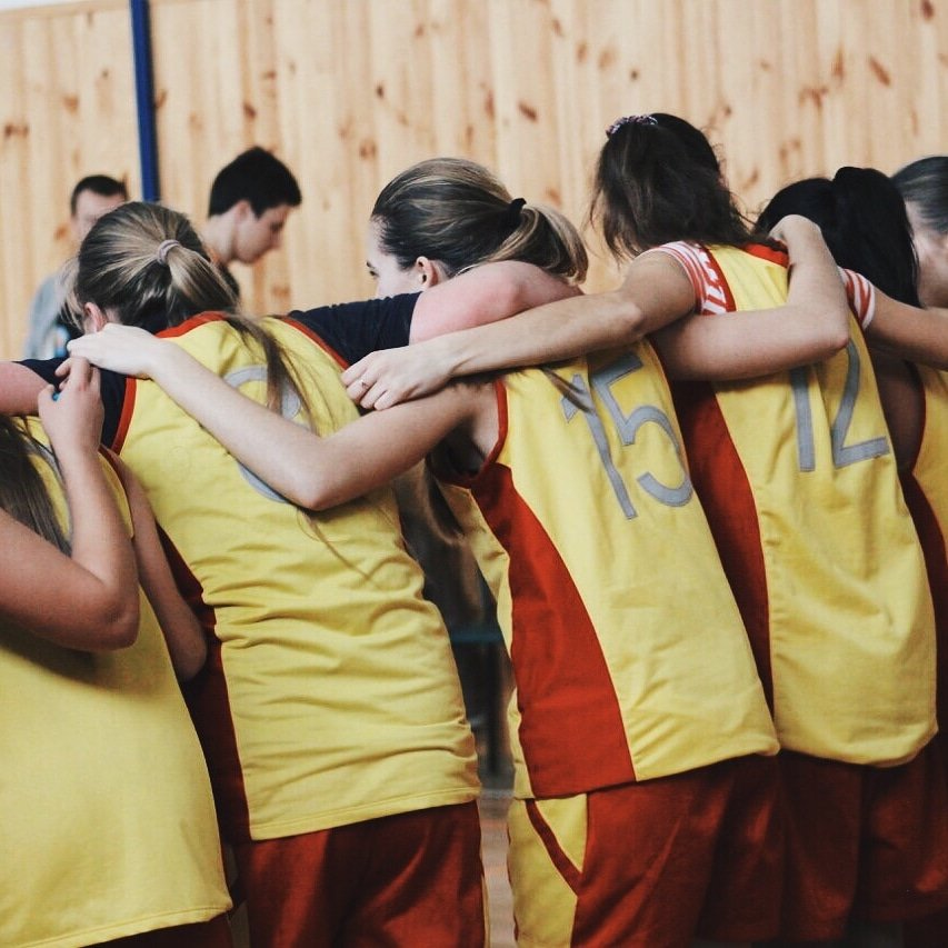 TAG the crew you missed this year👇😭