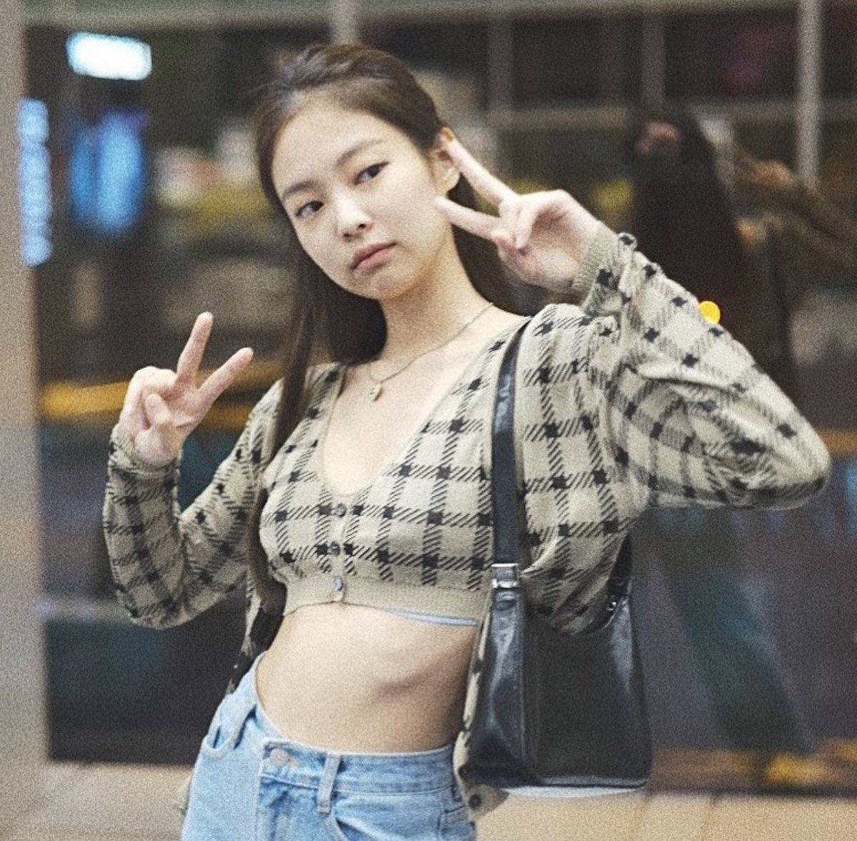 jnsource's tweet photo. always and forever 🤍

#PricelessJennieDay
#BonJennieversaire
#빛이나는_제니의_모든날이_찬란하길 https://t.co/WyCJda53xs