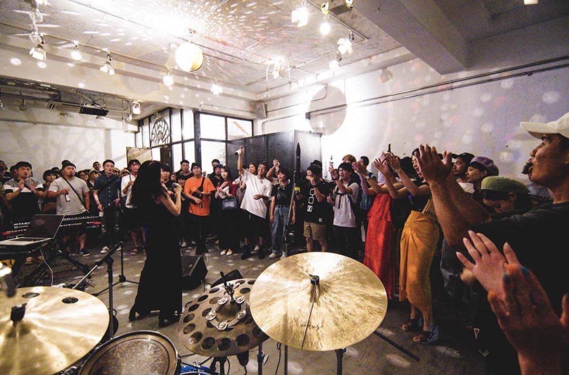 WEWANTjp's tweet image. PINEBROOKLYNで遊んだことのあるひと、イベント打ったことあるひと、友達ができたひと、PINEBROOKLYNでこれまで知らなったカルチャー／コミュニティに出会ったひと、たくさんの思い出があると思います。この日は、一旦の区切り。PINEBROOKLYNで醸成された、いくつものカルチャーを、コミュニティを、