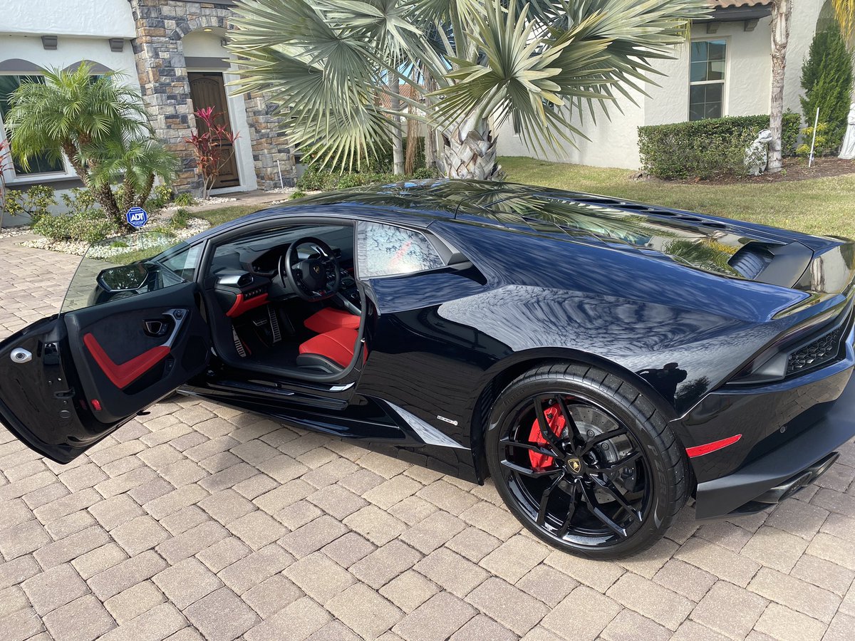 FRONZ1LLA's tweet photo. My new Lamborghini got delivered this morning!!!! 🙌🏼🏁 https://t.co/u3NrK0PqAE