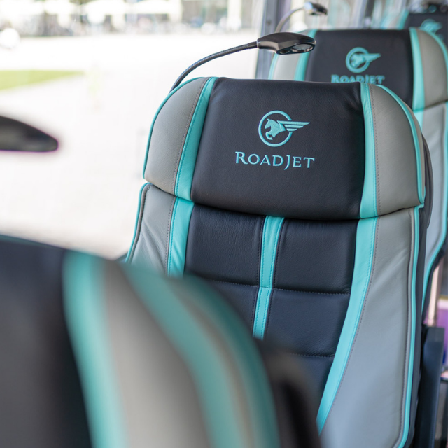 itsroadjet's tweet photo. Unsere geliebten Busse stehen derzeit still. Wir freuen uns so sehr darauf, bald wieder mit Euch zu fahren! 💙 #roadjet #premiumreisen #features https://t.co/ybqPFRelyz