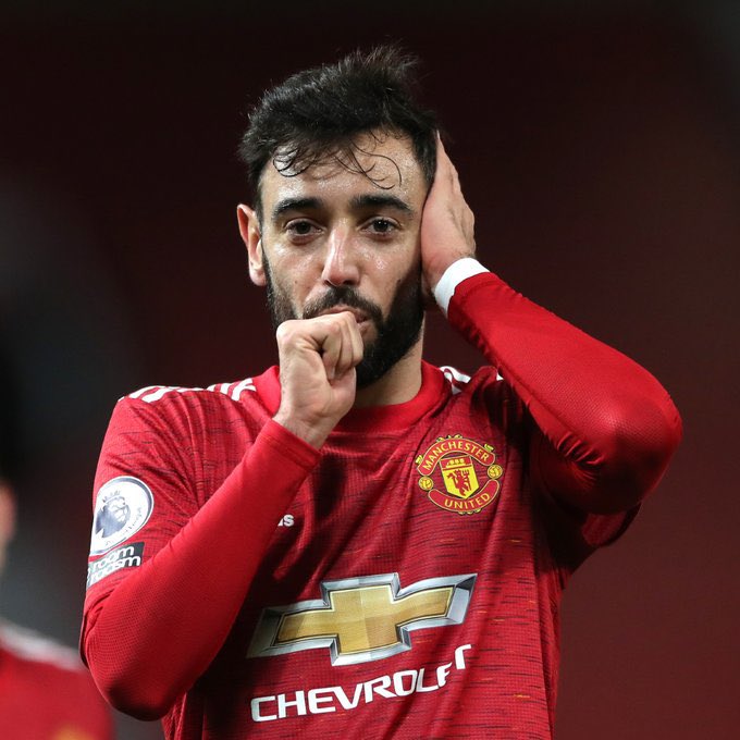 MuipFPL's tweet photo. Which Player is Better? 

Retweet for De Bruyne  
Like for Bruno Fernandes 

#MUFC 🔴⚫️ #LIVMUN https://t.co/FDdr4fBRuB
