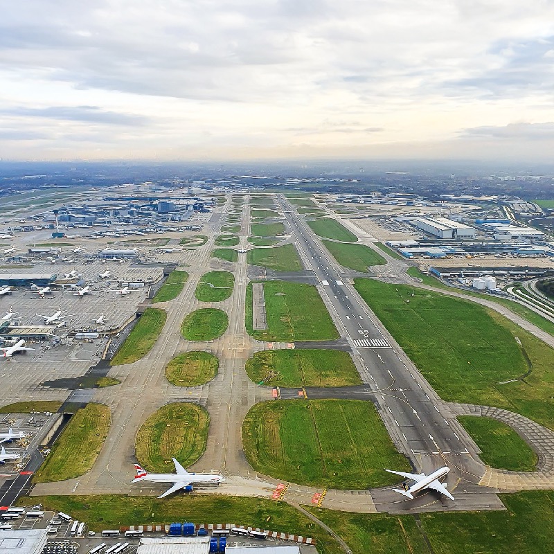 Heathrow Airport on X: Not a view you see everyday 😮 A great image from  @NPASSouthEast after requesting to cross our airport. When was the last  time you landed on one of