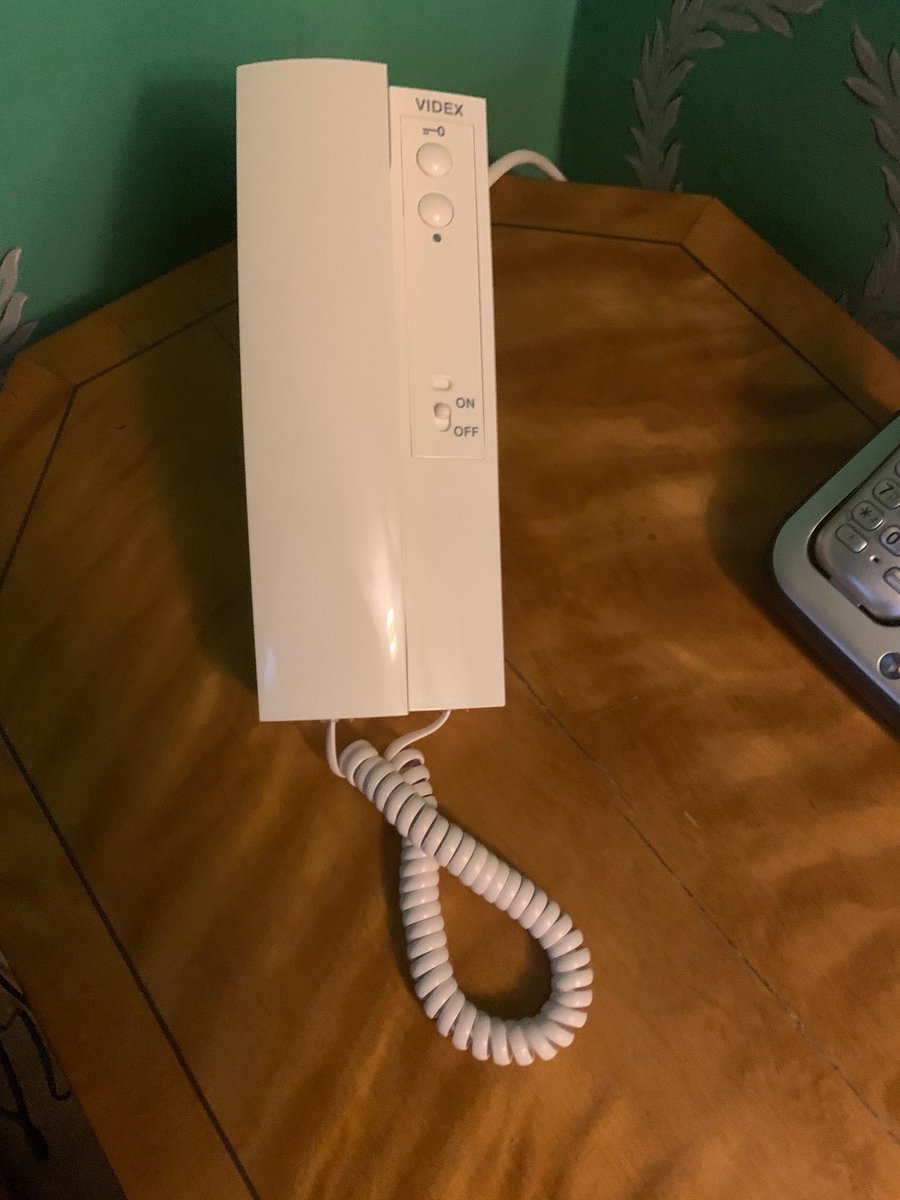 LTMLtd's tweet image. Another new @VidexSecurity 4000 install including two desk mounted handsets for a client in #Pimlico that used us for a repair on their old system 4 years ago!

@AdvancedAccessL #videx #intercominstaller #intercomrepair #securitysystems