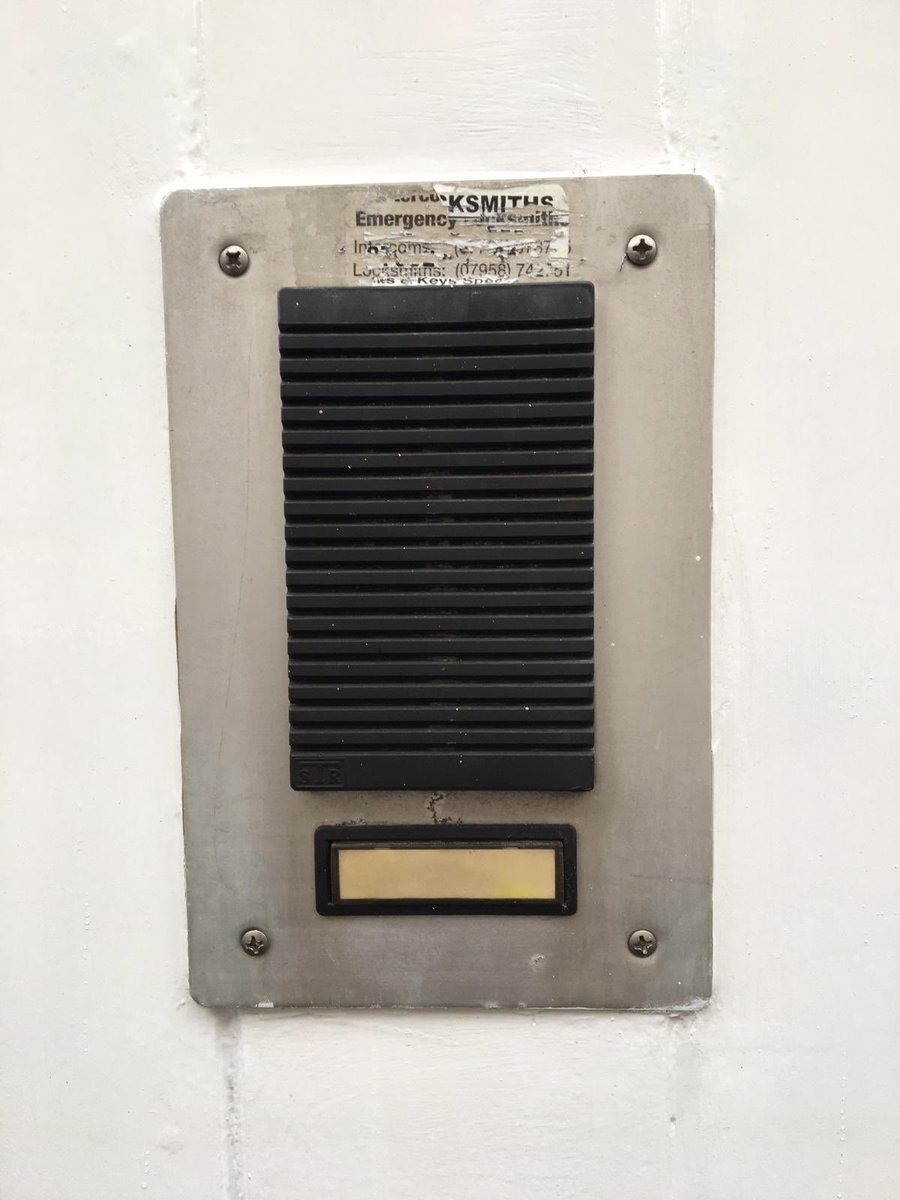 LTMLtd's tweet image. Another new @VidexSecurity 4000 install including two desk mounted handsets for a client in #Pimlico that used us for a repair on their old system 4 years ago!

@AdvancedAccessL #videx #intercominstaller #intercomrepair #securitysystems