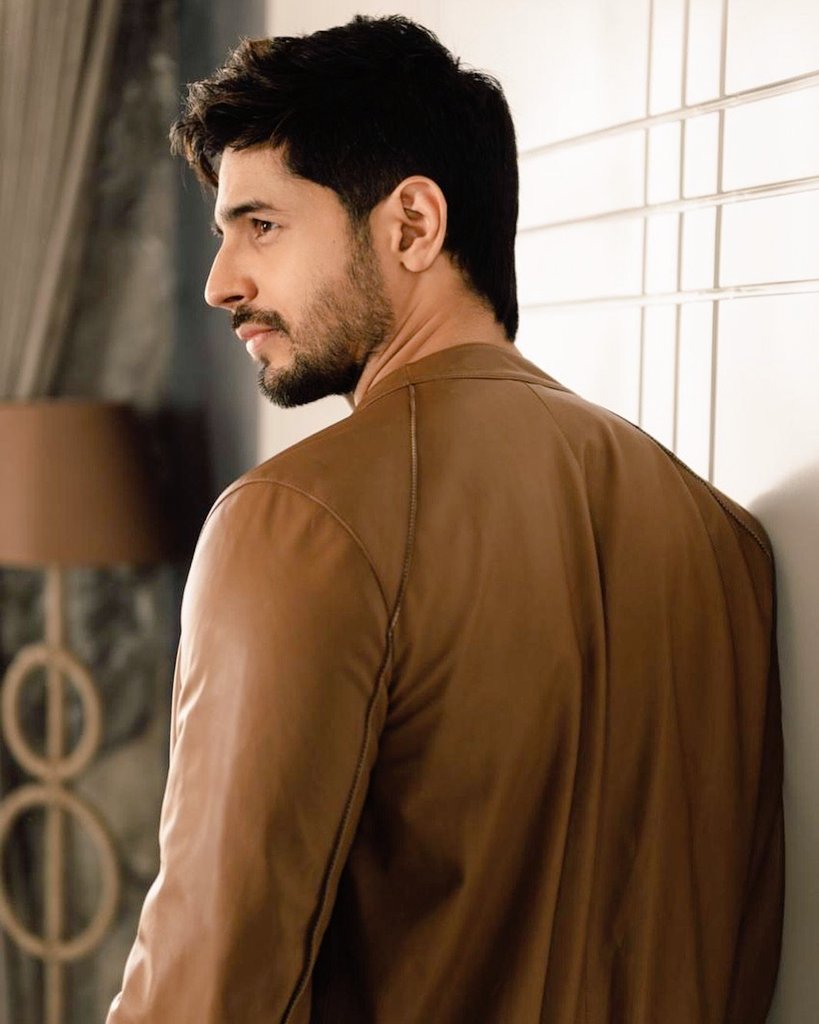 sidharthcentral's tweet photo. #HappyBirthdaySidharthMalhotra 
HAPPY BIRTHDAY MR.HANDSOME(; https://t.co/seQclguBQK