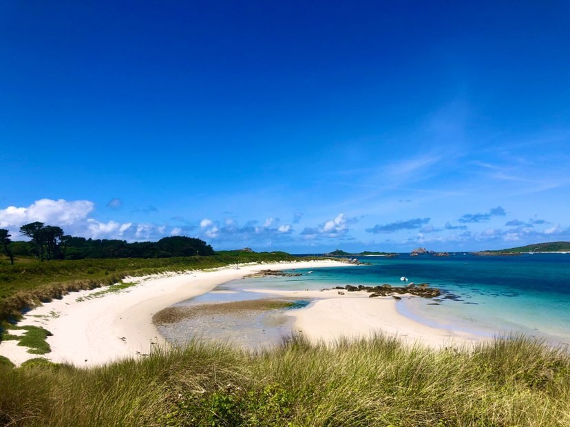 IOSTravel's tweet photo. We’ve been overwhelmed with your fantastic photos since we asked for your favourite island memories - we’ll be sharing a selection on our social media channels over the next few weeks.
Here’s a stunning beach shot from Alice Sheppard to enjoy. 🌊
#IOSmemories #ConnectScilly https://t.co/duW50nEIIK