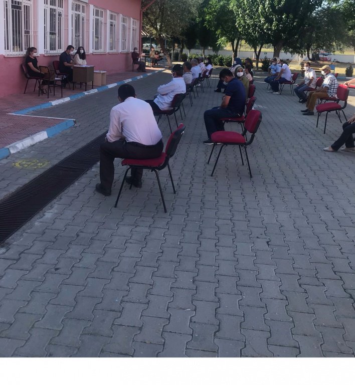 ManisaKAL's tweet photo. #EğitimdeKöprübaşı @mdikici @il_mem_45 @tcmeb @ziyaselcuk Okulumuzda velilerimize pandemi ile ilgili bilgilendirme toplantıları yaptık https://t.co/NEsylGBmcs
