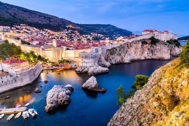 MyMMVacation's tweet photo. Don't be fooled by the name. Dubrovnik's Ragusa Old Town is thoroughly modern and one of the most popular vacation spots in Croatia. https://t.co/NZWVAUqxSe