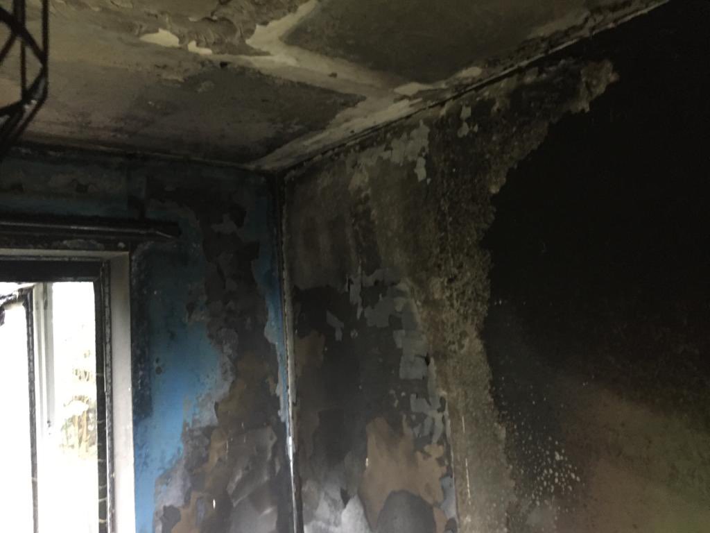 WMFSSutton's tweet image. Red Watch attended a severe house fire yesterday caused by tea lights. Don’t put candles near curtains, other fabrics or furniture and never leave them unattended. @WestMidsFire