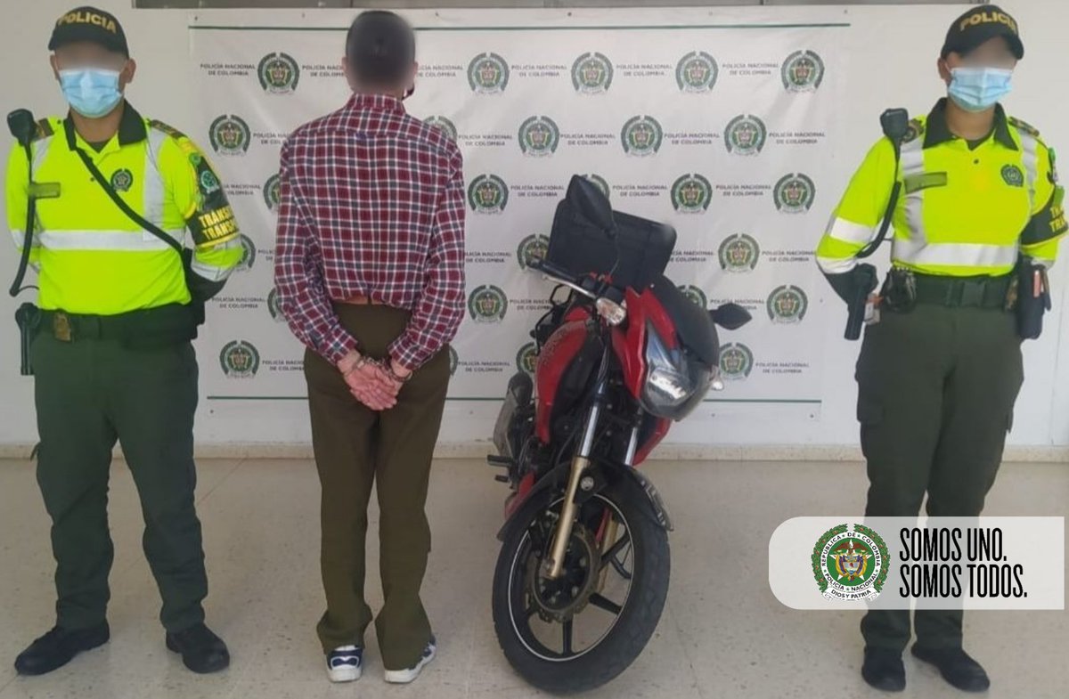 PoliciaCmarca's tweet photo. En el municipio de #Fusagasugá, capturamos a una persona por uso de documento falso e inmovilizamos una motocicleta. #ConstruyendoSeguridad #SomosUnoSomosTodos https://t.co/R2Cwg8VeTf