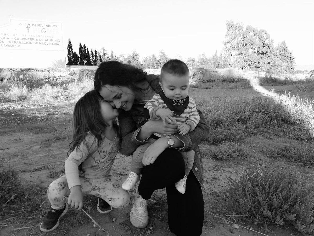 Cristina171298's tweet photo. Un sueño hecho realidad, terminar la carrera y que vosotros me veáis crecer. Gracias a vosotros por seguir y permanecer. ❤️ #ContenidosBReto7 @eulainmaculada https://t.co/5qR2JQcEfh