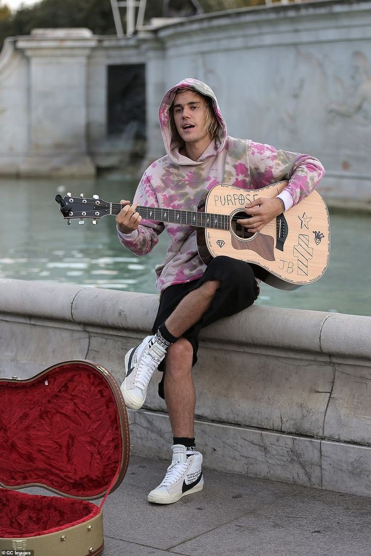 streamJBchile's tweet photo. Estoy muy orgullosa de él. Todavía no creo que pasaron tantos años 😭 #14YearsOfKidrauhl https://t.co/OuPJeTV0x5