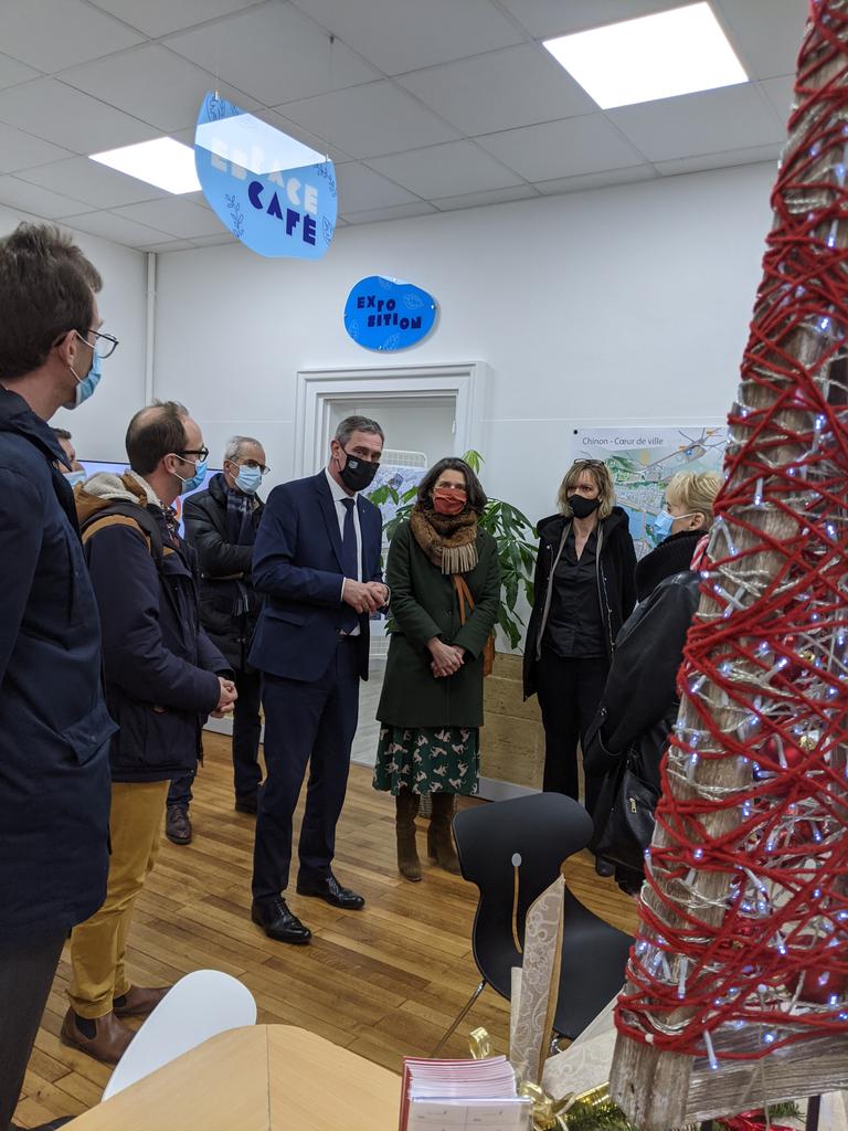 AgenceEker's tweet photo. Inauguration à l'instant de la Maison Cœur de ville de Chinon ! La traduction concrète d'un programme ambitieux qui prend forme sur le territoire. #chinonalacarte #actioncoeurdeville @ActionLogement @BanqueDesTerr @ANAH_Officiel https://t.co/HThXifdJS8