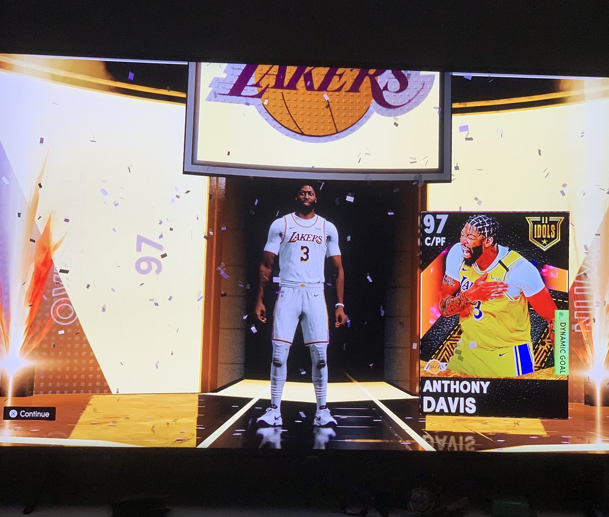 rjn06's tweet photo. Got him!!! @ItsShake4ndbake @Big_C_Richy23 @xDcentric @mosballin @Bio2k_ @Witness2k17 @NBA2K_MyTEAM https://t.co/lLebc8r51L