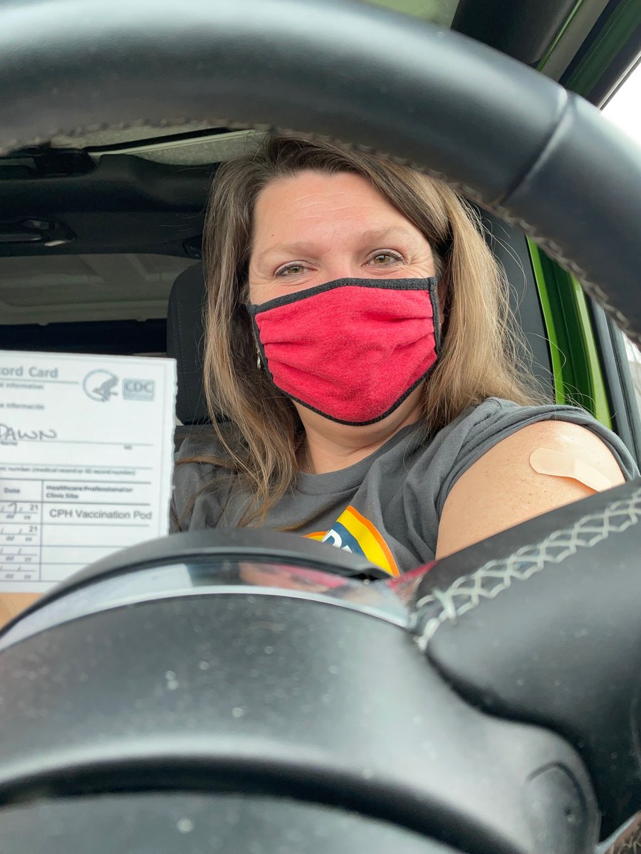 OhioDOs's tweet photo. Shot #1 for Dr. Dawn Dillinger, an #osteopathic pediatrician in Columbus.🤩
Using all the tools to help prevent spread is critical until a substantial number of Ohioans can be vaccinated: wear your mask + social distance. #ThisIsOurShot #MasksOnOhio #MaskPlus6 #DoctorsOrders https://t.co/hPipWN8QyK