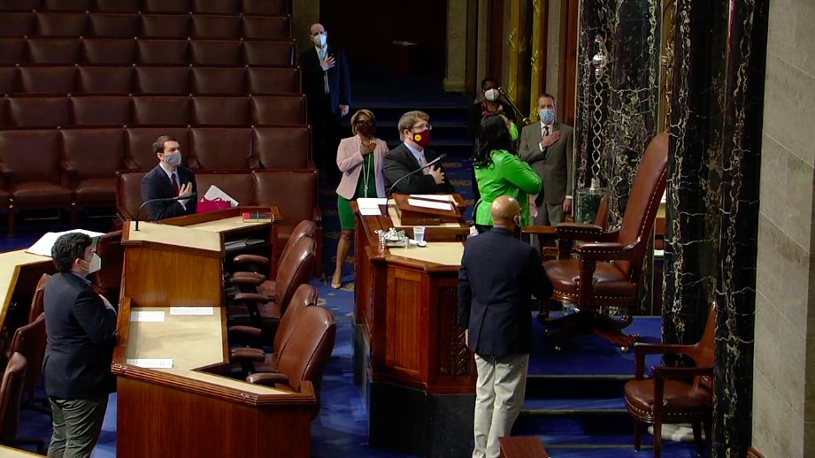 RepTerriSewell's tweet photo. Honored to preside over the House floor today in honor of #AKAFoundersDay!! 💖💚 https://t.co/HlukEg2w0L