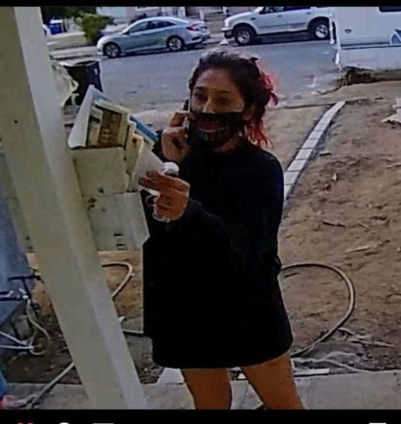 JerezYessenia's tweet photo. If you are in the San Fernando area this girl is going around stealing mail at 6 am in the morning SMH #Sanfernando #thevalley https://t.co/J7woZ1lWqB
