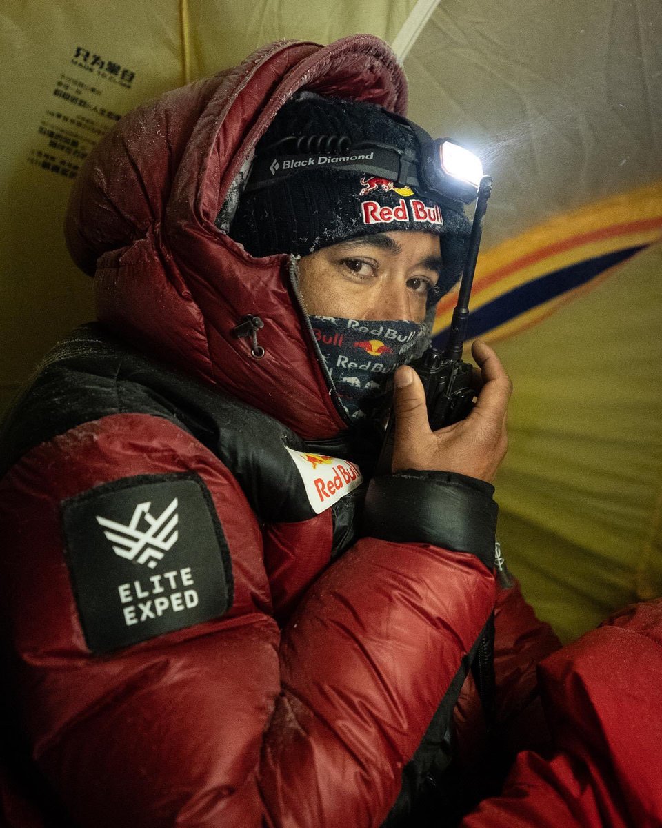 asmarhussain110's tweet photo. History is about to be made!
Via Chhang Dawa Sherpa
Summit Push on K2 - tonight
At least, 10 Nepalese climbers including the fixing team will start their ascend from C3 to C4 and to the Summit of K2, tonight.
The team has a plan to get to the top by tomorrow.
#K2update https://t.co/9rW7lBz0Wn