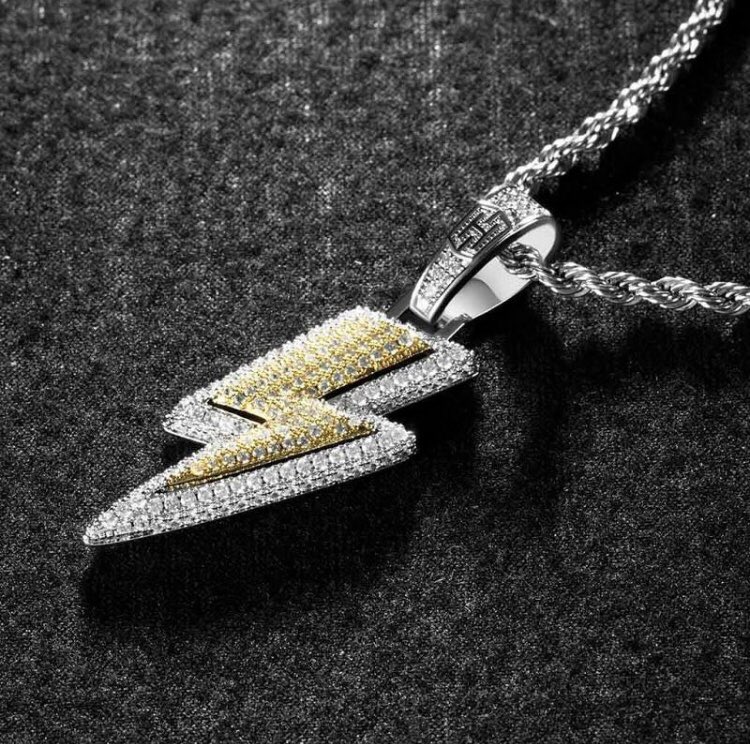 FyechainsTaylo2's tweet photo. Iced Out Lightning Pendant with gold tennis chain
$35.99. #giftideas #AffiliateMarketing #diamond #Dripinstyle #gold #Fyechains https://t.co/Z4kVmQM19w