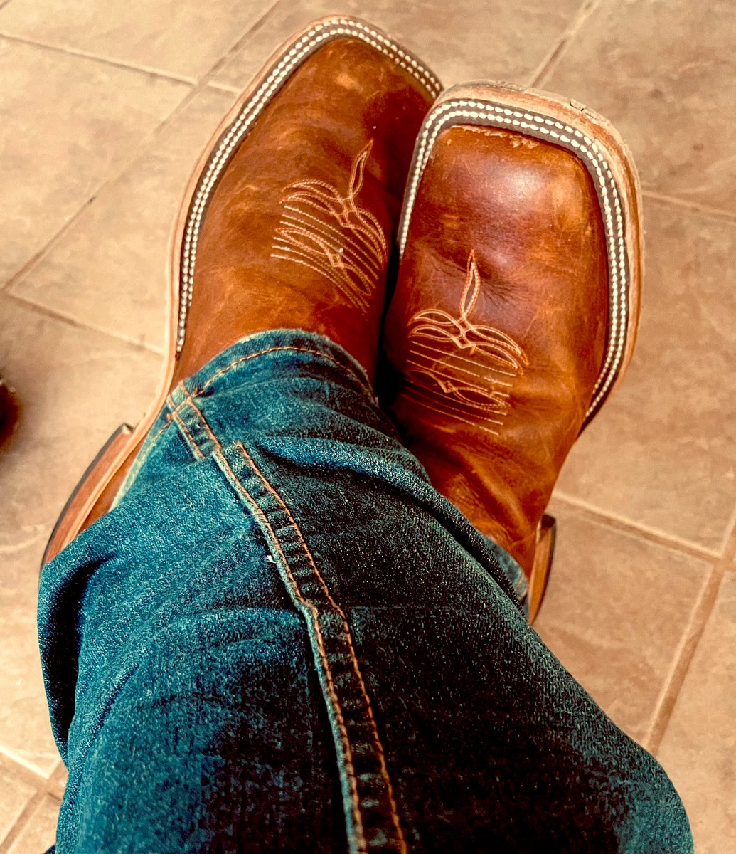 You don’t have to wear boots on Friday’s, “but it’d sure be 😎 if you did” 🎶 

Missing them 🤠’s today. Let’s kick the dust up today! #LifeAtAtt