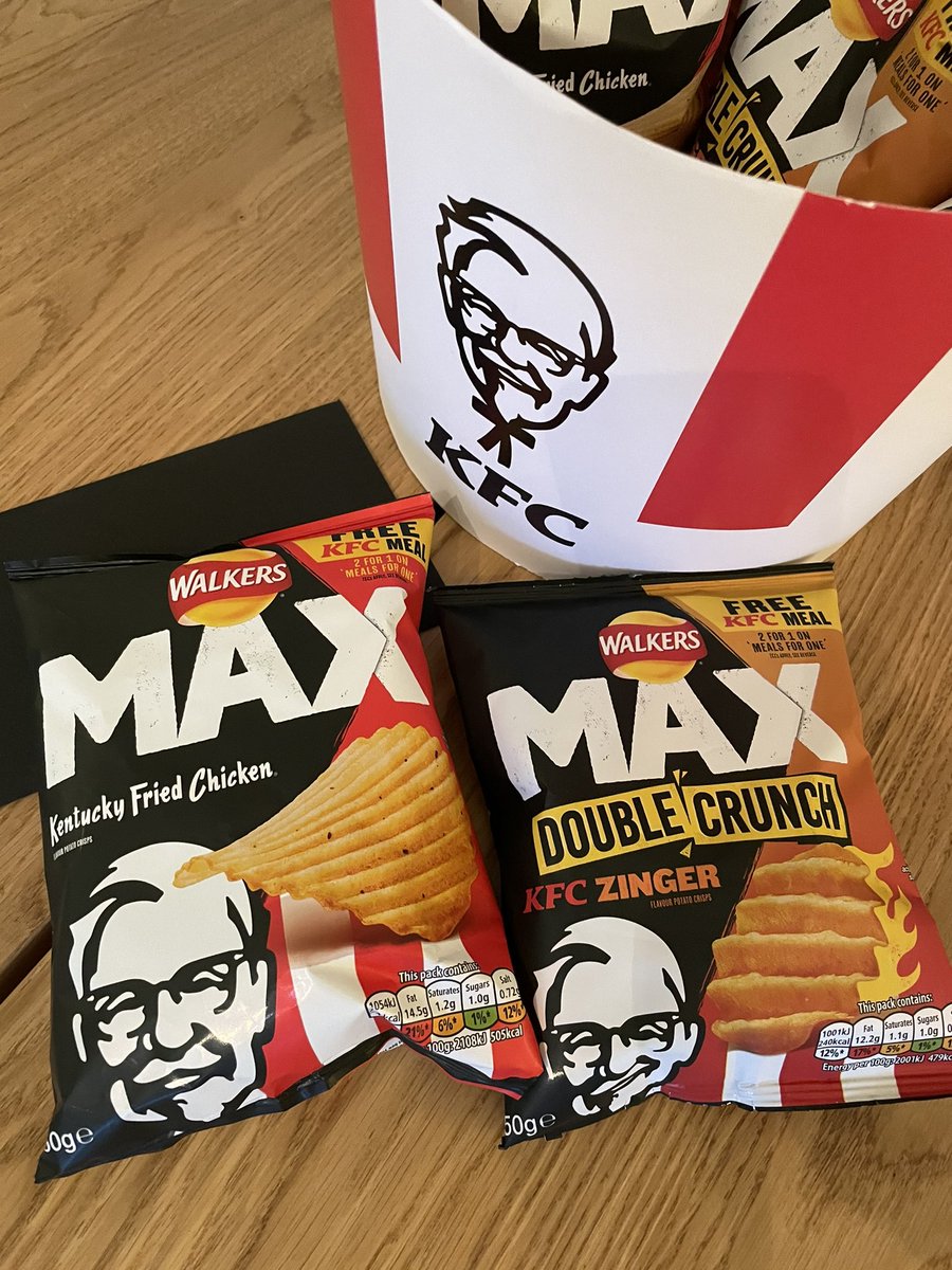 All_Things_New_'s tweet photo. A bucket taken to the Max! 🍗🤩 @KFC_UKI @walkers_crisps #walkerskfc #walkers #kfc #itmakessense #crisps #walkersmax #kentuckyfriedchicken #zinger #gifted #wellthisisnew https://t.co/KLmyeshkvg