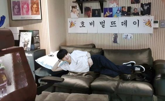 reposting this bcs I accidentally deleted the other one 