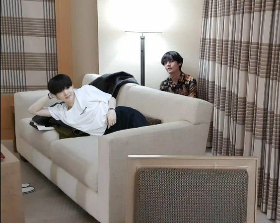 reposting this bcs I accidentally deleted the other one 