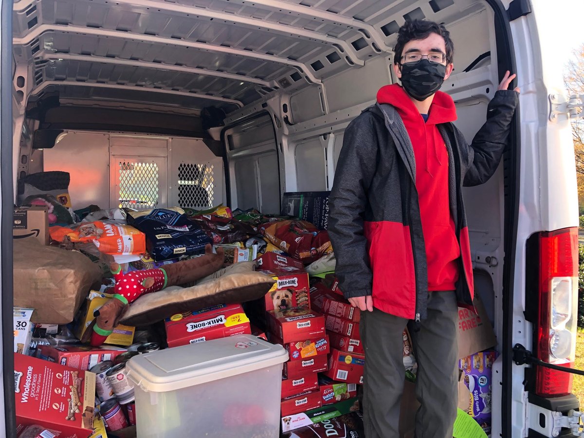 humanecharlotte's tweet photo. Cody Nowokunski of Troop 119 knew that he wanted his Eagle Scout project to help the animals in our community. Cody ended up collecting over 4,500lbs of food, all of which was donated to HSC to help our neighbors in need. Wow! Help us give Cody &amp; Troop 119 a round of a-paw-se!🐾 https://t.co/N33vyOS7Vz