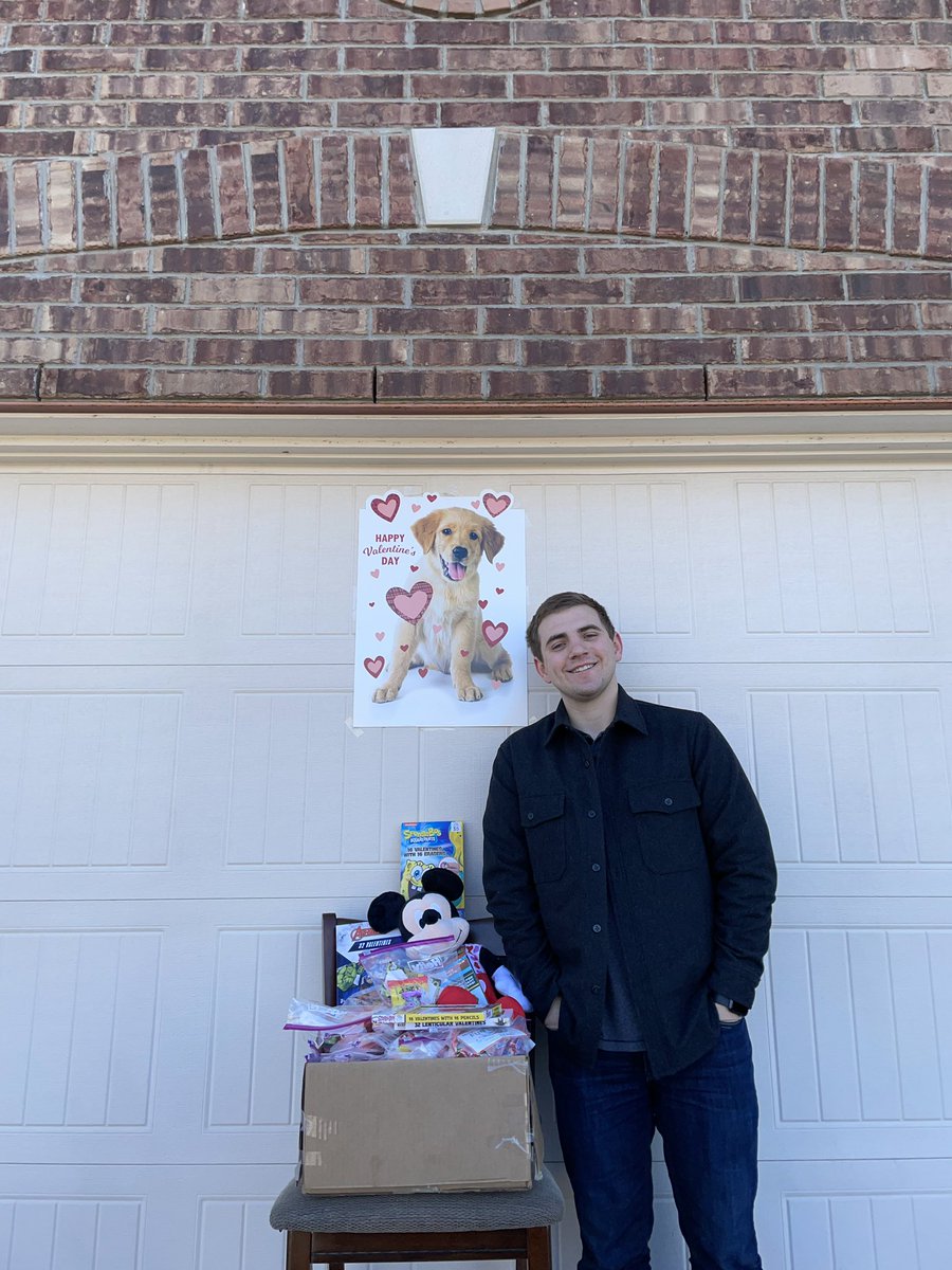 Francis1775's tweet photo. Valentine’s Day can be an especially lonely or sad time for a lot of people so I’m going to be handing out goodie bags the week of on UT campus, spread the word so we can reach as many people as possible, more information can be seen on my Insta #UT #texas #austin #HookEm https://t.co/7w4oAiZ7S9