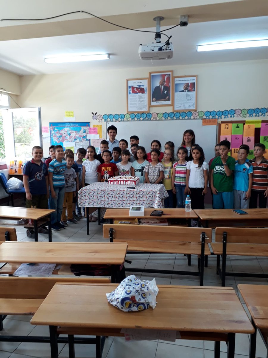 halukusak45's tweet photo. #Eğitimdeköprübaşı
@AtaturkManisa
@koprubasi_fpi
"Özlem içerir" 2018-2019 mezuniyet https://t.co/JegQOhHhar