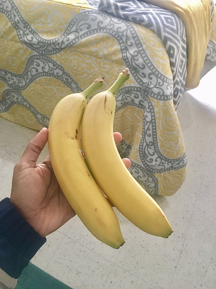ainsnilloc's tweet photo. I just really like the way these bananas look. They are large. https://t.co/Gg0P0Ah2WI