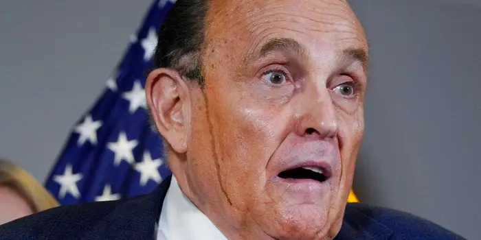 greenerspaces's tweet photo. @Markfry809 Is she trying for the Rudy look? https://t.co/LjWo3CT9HM