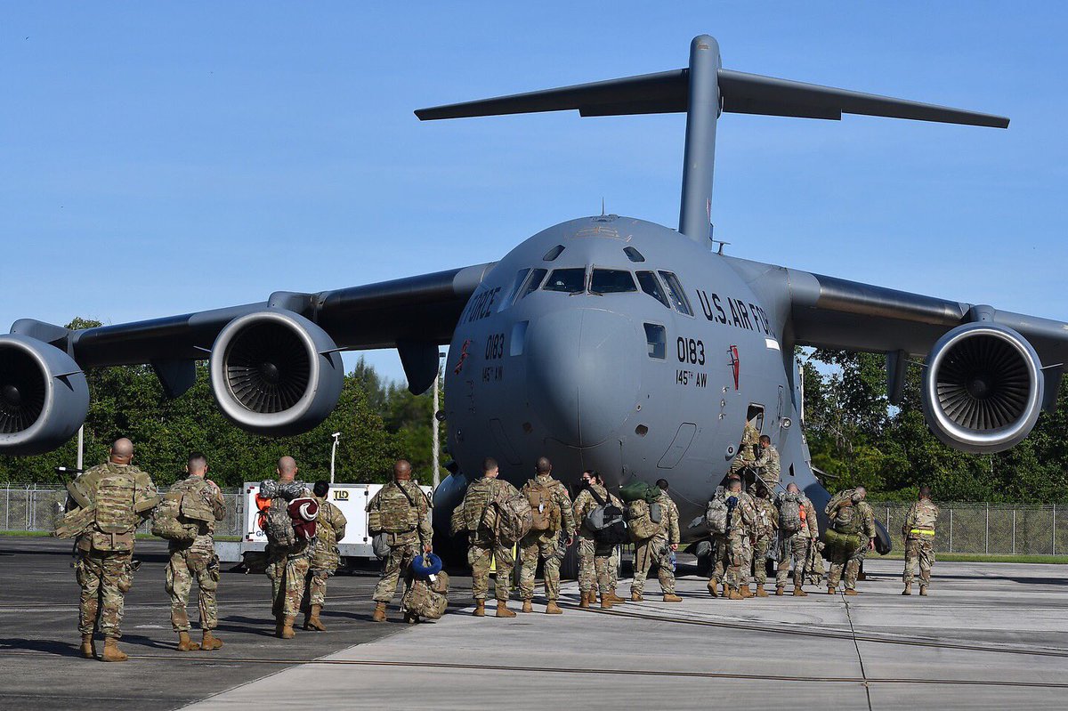 NotiJuan's tweet image. Salen hacia D.C. 127 de 200 soldados puertorriqueños de la @PRNationalGuard que asistirán en la seguridad de la inauguración del presidente electo @JoeBiden. El grupo restante irá en otro vuelo en horas de la tarde.

#Godspeed #HooAh