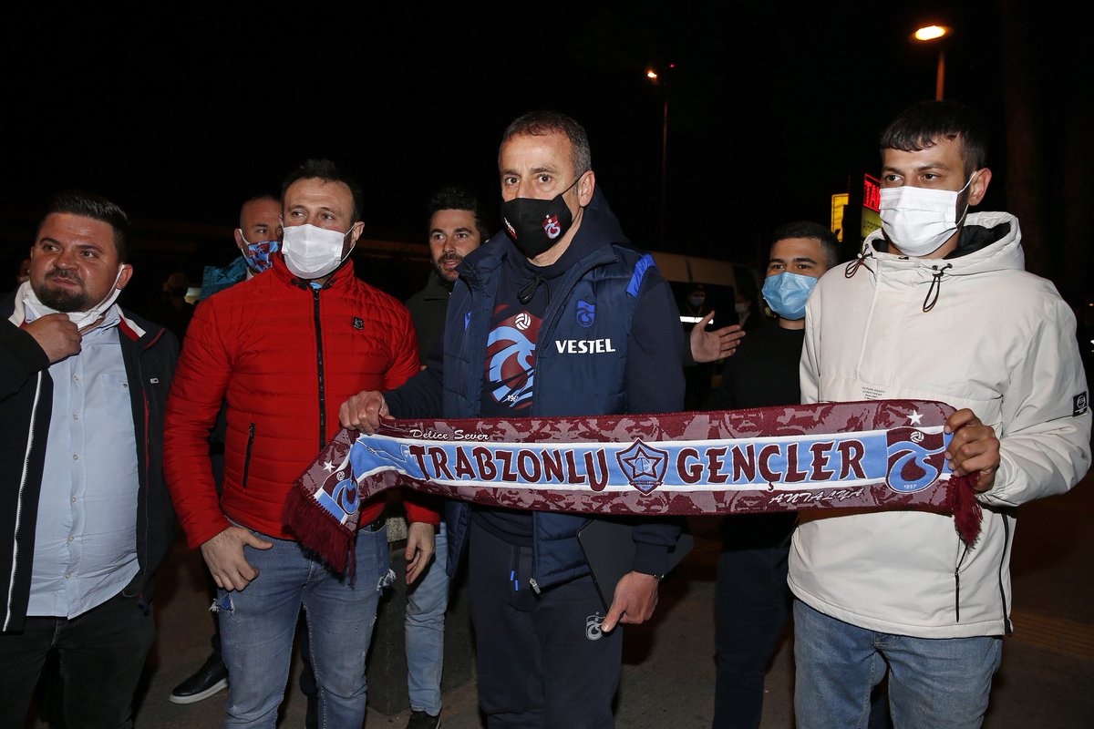 KuzeyTarafi's tweet photo. Antalya temsilciliğimiz takımımızı karşıladı.

İnanıyoruz, kazanacağız! https://t.co/LCGRTk5jM4