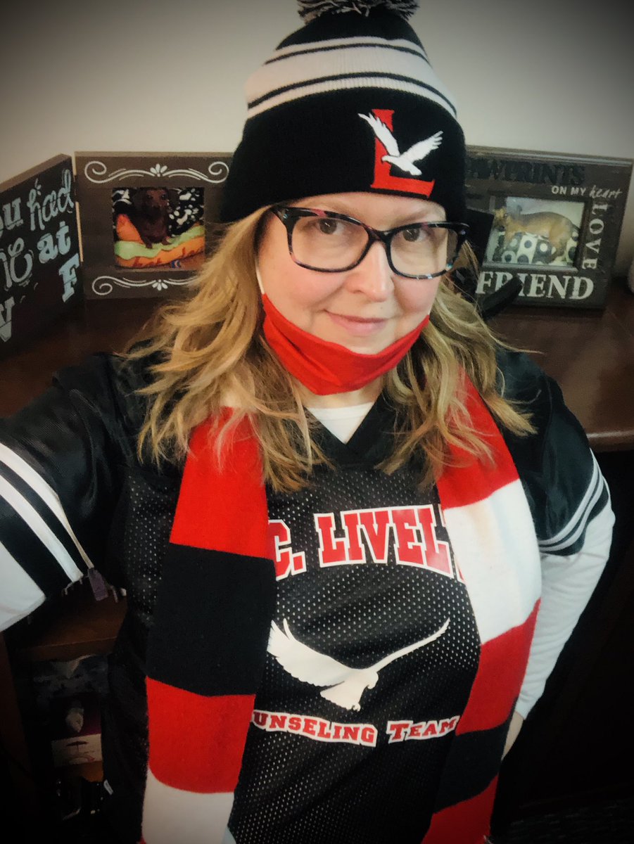 LivelyCounselor's tweet photo. Loving my new @LivelyEagles beanie! Thanks, admin team! It’s the perfect accessory to complete today’s outfit (including the scarf, which was also an admin gift a couple of years ago). #nomakeupFriday @mrslsaldana @EduPhillips86 https://t.co/RoO0XeIqH8