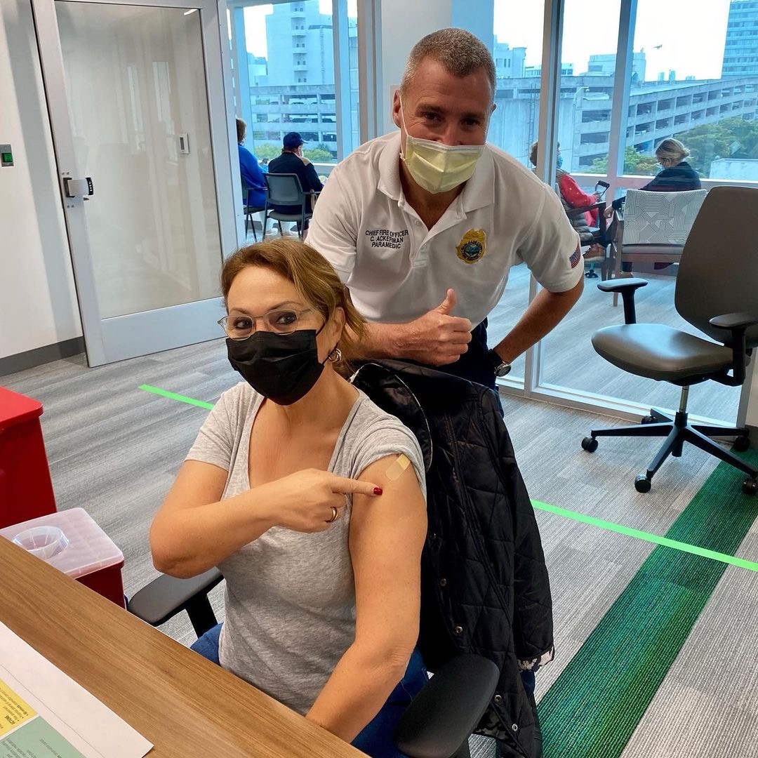 MiamiDadeFire's tweet photo. This past week, #MDFR has seen people from all walks of life with one goal in common: a desire to protect themselves against #COVID19 by getting vaccinated. Omar Diaz &amp; Maria Elena Salinas are 2 of the thousands of folks age 65+ in our community that have received their vaccines. https://t.co/rY31SeaCpm