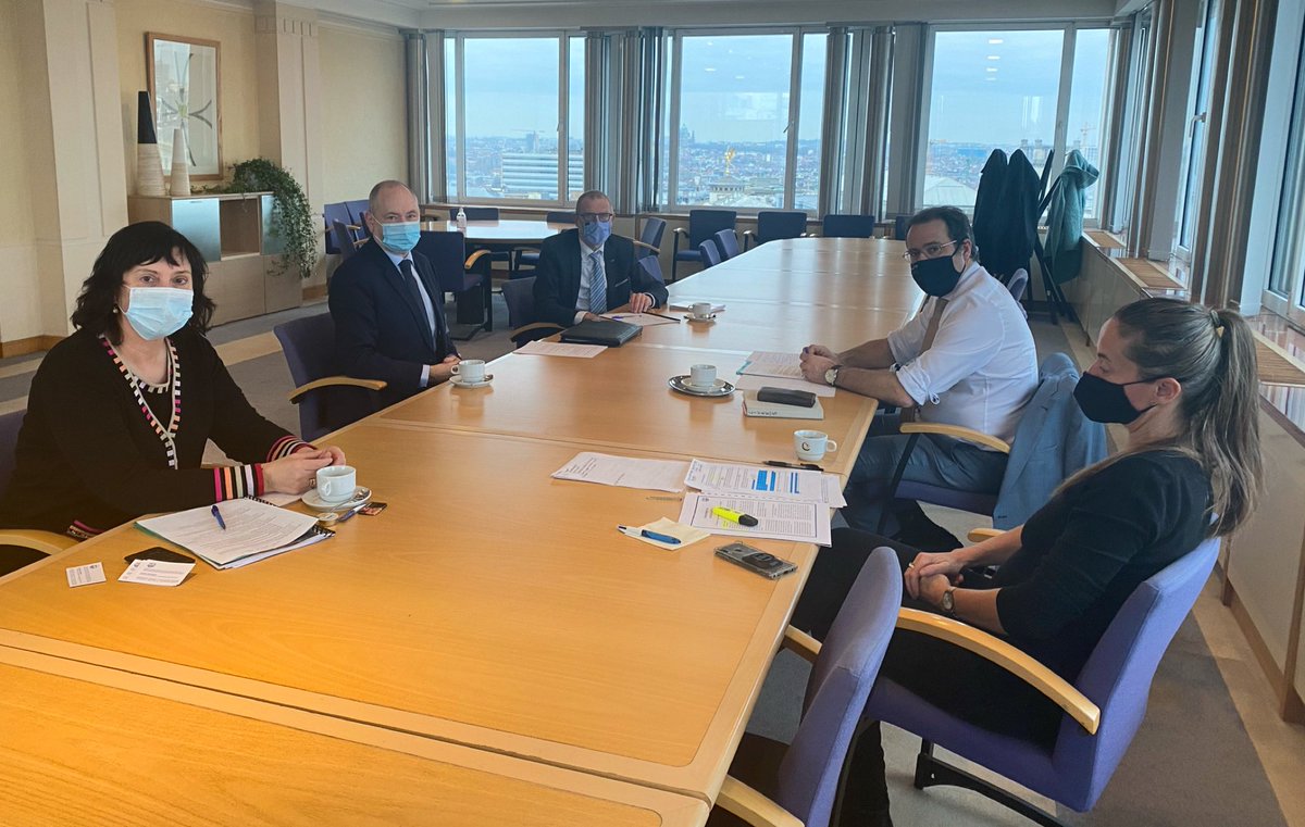 🤝Réunion avec <a href="/FEBETRA/">FEBETRA</a> , fédération des transporteurs et prestataires de services logistiques. 
Un secteur qui emploie de nombreux travailleurs et doit faire face à des défis de taille! 
Je me tiens à leurs côtés pour relever des défis en termes de compétitivité et de durabilité