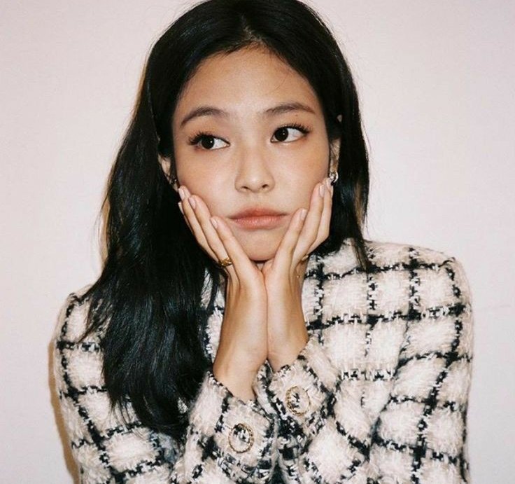 weeenn's tweet photo. Feliz cumpleaños a nuestra reina Kim Jennie, mi mayor deseo es que ella sea realmente feliz y si se pudiera que nunca más le duela nada. Gracias por existir y alegrarnos la vida, TE AMAMOS JENNIE 🤍
#PricelessJennieDay
#BonJennieversaire 
#빛이나는_제니의_모든날이_찬란하길 https://t.co/OCsTWiAZdi