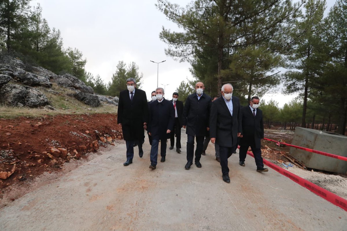 EyupOzkececi's tweet photo. Şahinbey Belediyemizin hizmete açacağı Yamaçtepe Tabiat Parkını gezdik. 

Kısa sürede hizmete geçecek olan doğa harikasının şehrimize hayırlı olmasını diliyorum.

@ahmet_uzer27 
@mehmeterdogan27 
@MSaitKirazoglu 
@mtahmazoglu 
@av_hasanteke27 
@sahinbeybel https://t.co/vE41Fl2COU