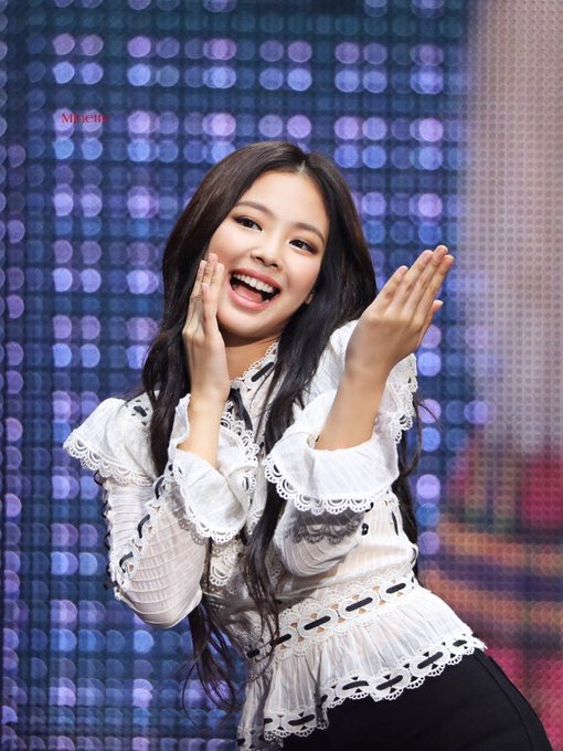 Mercyjk7's tweet photo. ahhhhhhhhh jennie Jennie Jennie ❤🤩🥳#PricelessJennieDay https://t.co/2iq3mM13D9