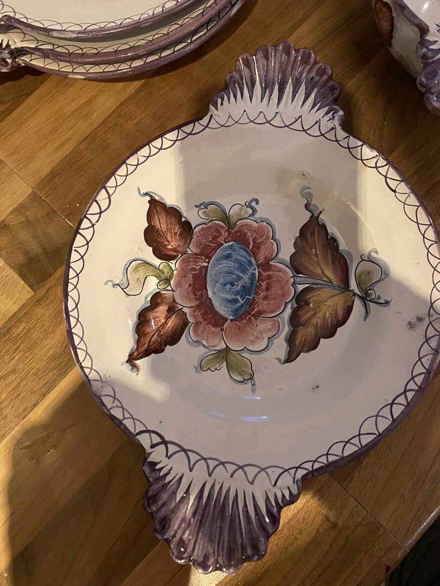 kleanfitness's tweet photo. @BBC_ARoadshow would you be able to have any information on these beauties? Thanks https://t.co/Ucvbdg3rOS