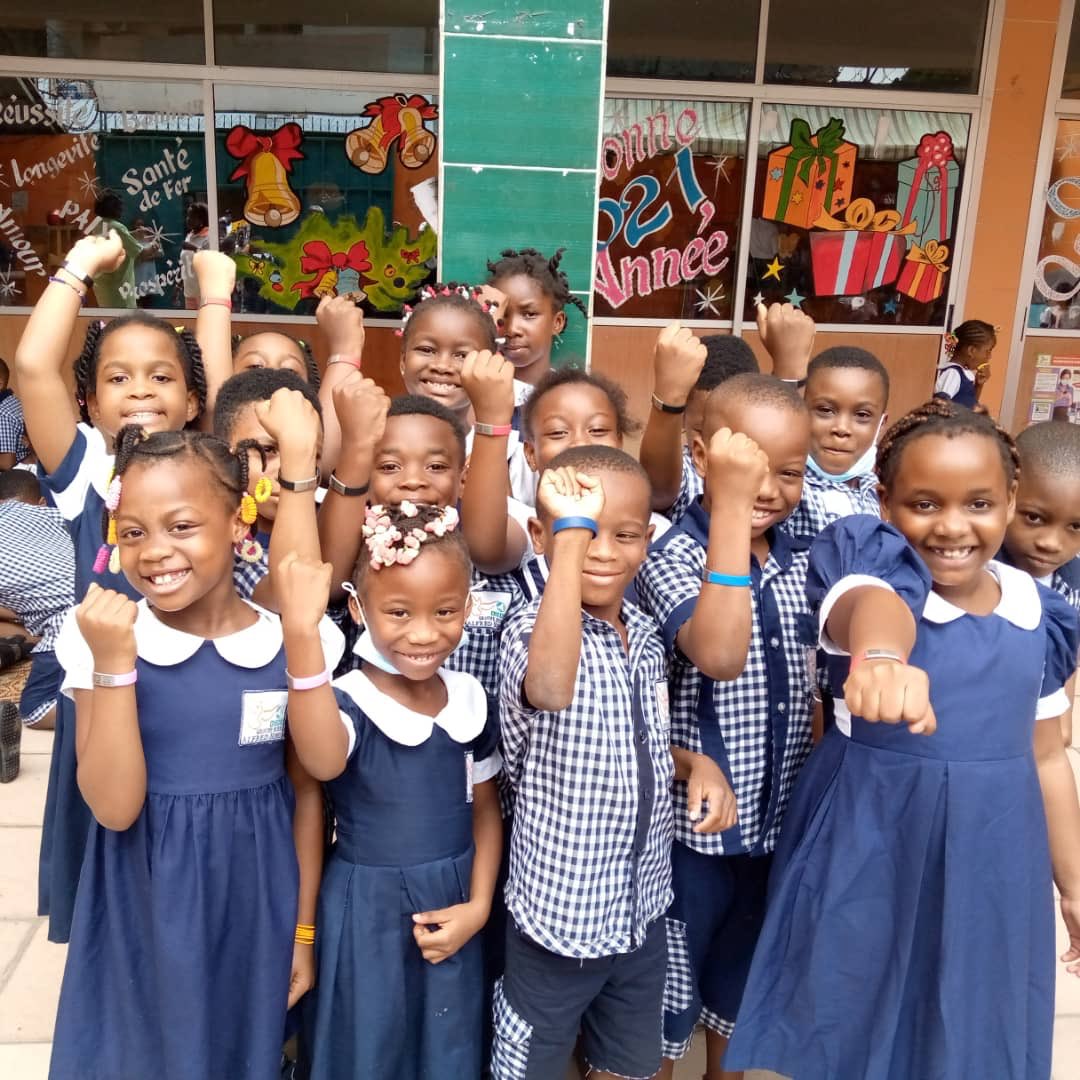 pass_mousso's tweet photo. Notre équipe était au Groupe Alfred Nobel pour enregistrer et distribuer des Pass Santé aux tous petits de la maternelle et du primaire. 

159 élèves ont été identifiés lors de cette phase pilote axée sur les ers scolaires. 

#teampasssantémousso
#esanté
#civsanté https://t.co/vETUgV9tGs