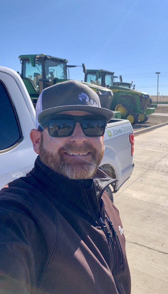 RDOBrantP's tweet photo. This is by far one of my favorite hats to wear. I enjoy working with customers and the opportunities and challenges it presents to help keep them up and running. #NationalHatDay #Agiculture #RDOEquipment #JohnDeere #8RX https://t.co/nyhSU7Z9gQ